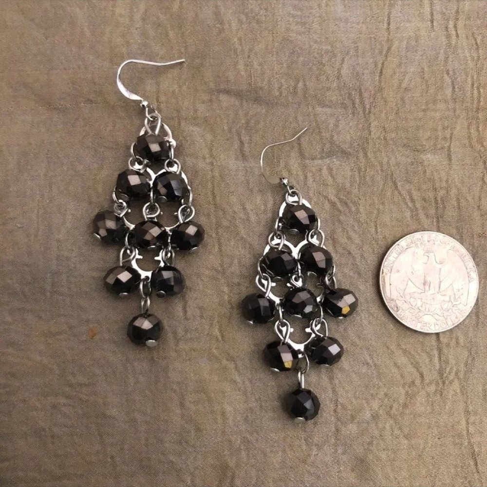 Free earrings with any bundle NWOT